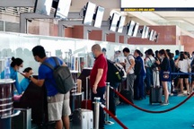 Làm rõ việc hành khách hủy chuyến bay nhưng "trắng tay" phí dịch vụ