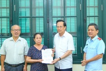 Tiếp công dân, Bộ trưởng LĐ-TB&XH công nhận liệt sĩ với thương binh qua đời