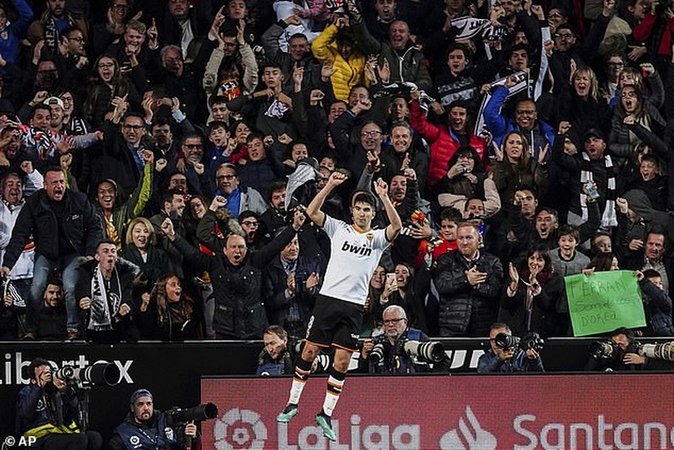 Hòa may mắn Valencia, Real Madrid lỡ cơ hội soán ngôi Barcelona - 5 Hòa may mắn Valencia, Real Madrid lỡ cơ hội soán ngôi Barcelona - 5