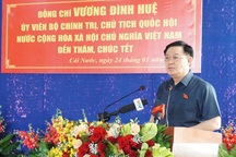 Chủ tịch Quốc hội Vương Đình Huệ thăm và chúc Tết tại Cà Mau