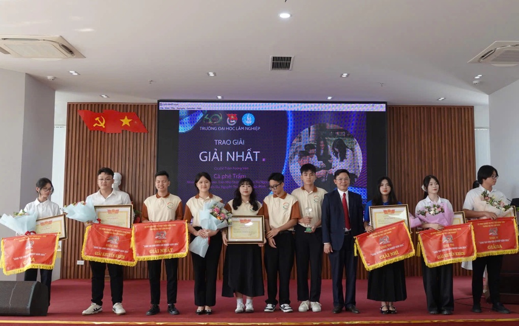 Biến đổi quả mận trái mùa, sinh viên đoạt giải nhì khởi nghiệp - 2 Biến đổi quả mận trái mùa, sinh viên đoạt giải nhì khởi nghiệp - 2