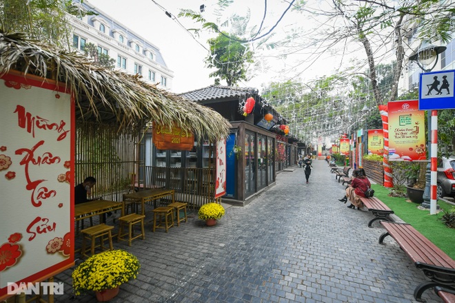 Hà Nội khoác áo mới rực rỡ chào đón Tết Tân Sửu 2021 - 15 Hà Nội khoác áo mới rực rỡ chào đón Tết Tân Sửu 2021 - 15
