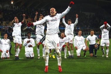 Bayern ngất ngây, Fiorentina uất hận than trời