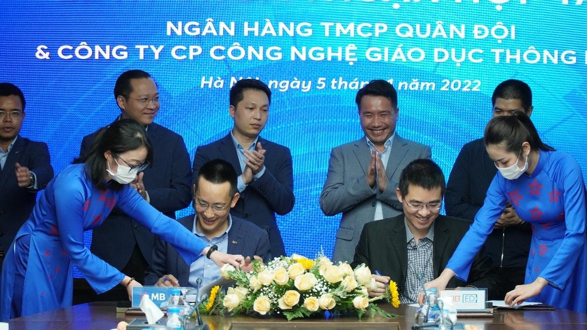 VietED hợp tác cùng Ngân hàng TMCP Quân đội: Khi giáo dục song hành cùng ngân hàng phát triển hệ sinh thái số - 2 VietED hợp tác cùng Ngân hàng TMCP Quân đội: Khi giáo dục song hành cùng ngân hàng phát triển hệ sinh thái số - 2