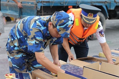 Bắt giữ vụ vận chuyển thuốc lá lậu trị giá 2,5 tỉ đồng