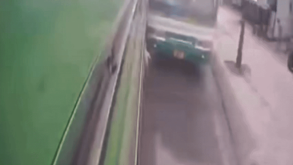 Hai xe buýt ép nhau gây tai nạn ở TPHCM - 2 Hai xe buýt ép nhau gây tai nạn ở TPHCM - 2