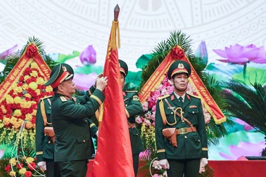 Cục Tuyên huấn đón nhận Huân chương Bảo vệ Tổ quốc hạng Nhất