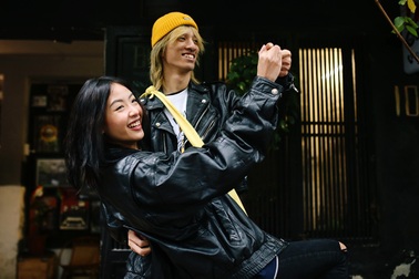 Chuyện tình bắt nguồn từ... comment dạo của cặp đôi đam mê âm nhạc