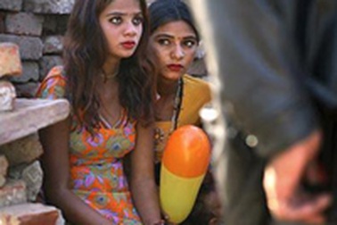 Tục “bán trinh gái non” ở Ấn Độ 