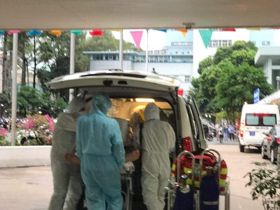 Đã chuyển phi công người Anh nhiễm Covid-19 sang Bệnh viện Chợ Rẫy - 2 Đã chuyển phi công người Anh nhiễm Covid-19 sang Bệnh viện Chợ Rẫy - 2