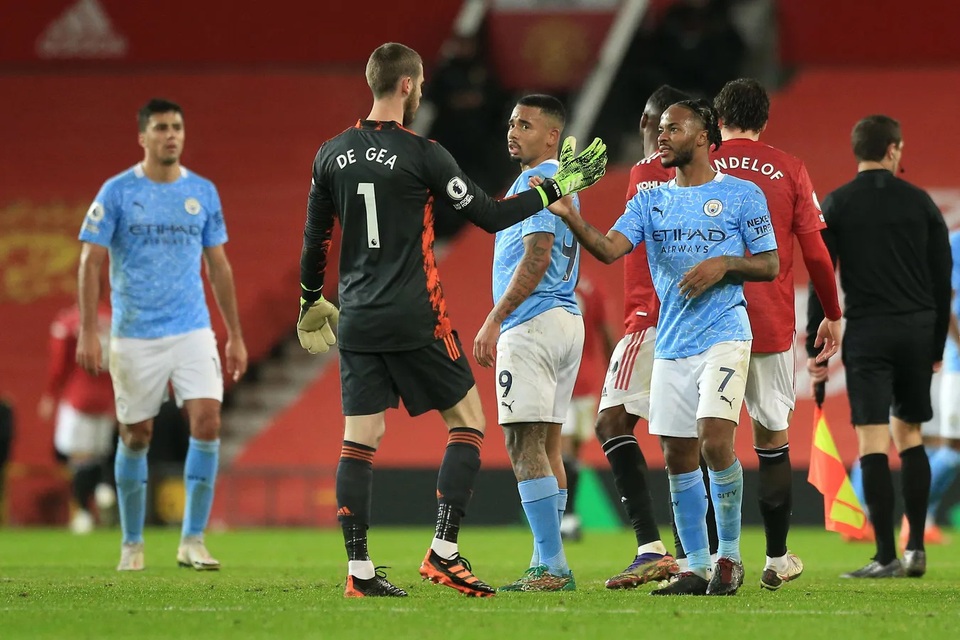 Những khoảnh khắc Man Utd và Man City bắt tay chia điểm - 19 Những khoảnh khắc Man Utd và Man City bắt tay chia điểm - 19