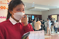 Thi đánh giá năng lực Đại học Quốc gia TPHCM: Nữ sinh bật khóc giữa trường