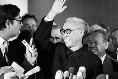 Những bức ảnh quý giá về Hiệp định Paris năm 1973