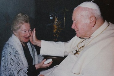Tiết lộ hàng trăm bức thư riêng tư của Giáo hoàng John Paul II với nữ triết gia
