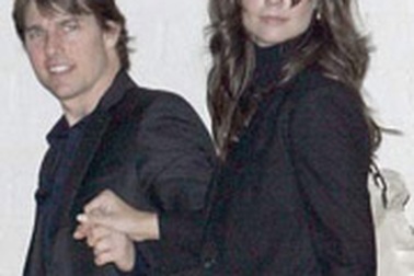 Tom Cruise mất mối làm ăn chỉ vì những trò "điên rồ"