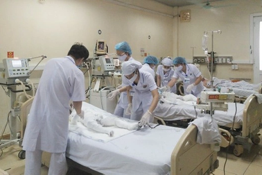 Bé gái tử vong do nghi trúng đạn súng hơi