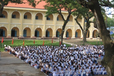 Hoang mang trường công lập chuyển thành tư thục