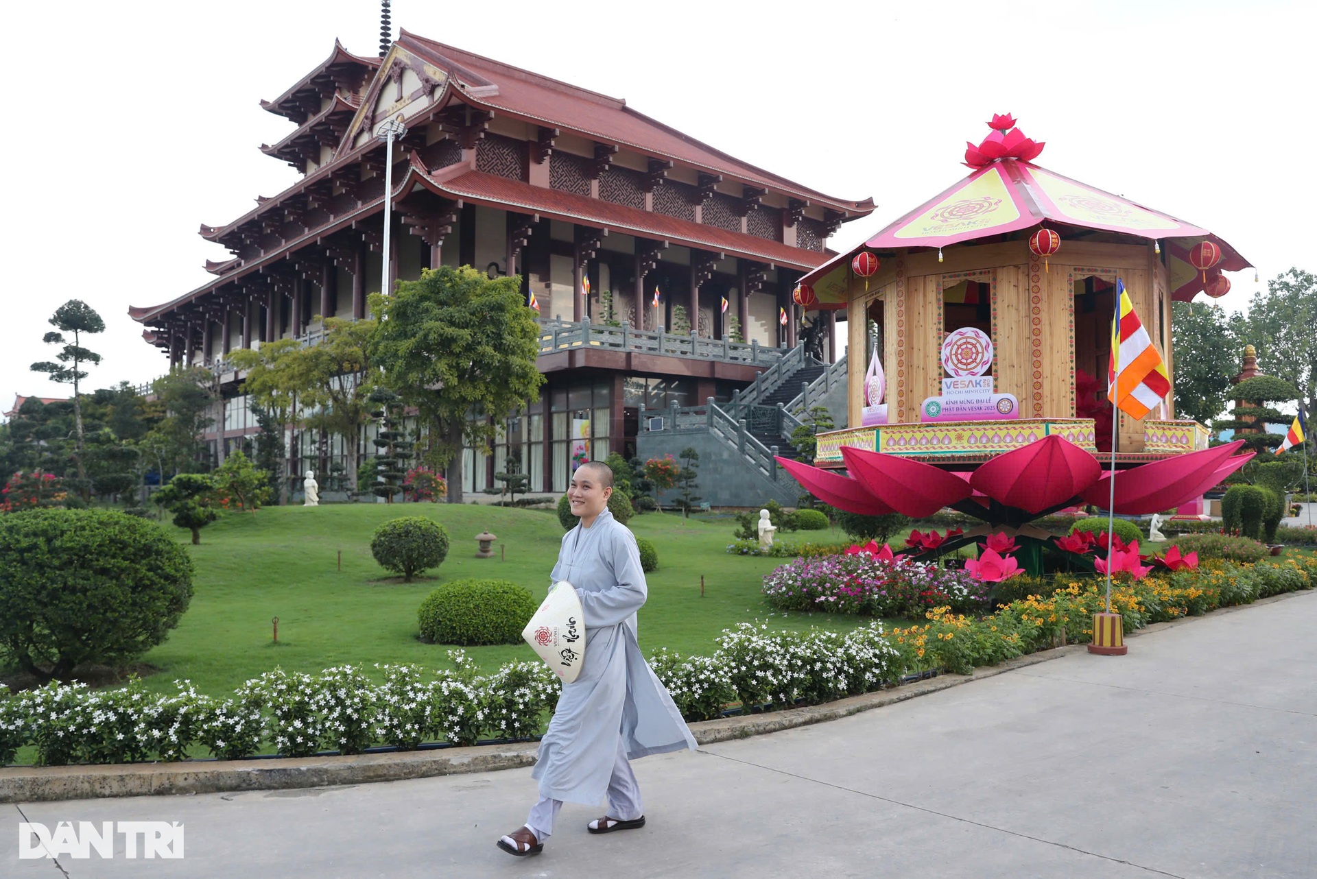Cận cảnh nơi chiêm bái xá lợi Đức Phật và khai mạc Đại lễ Vesak 2025 - 5 Cận cảnh nơi chiêm bái xá lợi Đức Phật và khai mạc Đại lễ Vesak 2025 - 5