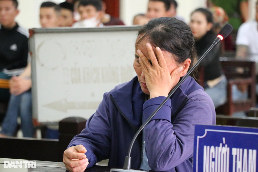 Một người đàn ông nát rượu, 2 người đàn bà gánh nỗi đau - 2 Một người đàn ông nát rượu, 2 người đàn bà gánh nỗi đau - 2