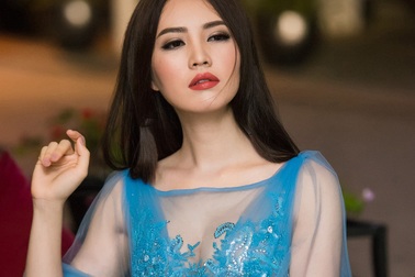 Á hậu Thụy Vân quyến rũ như nàng tiên cá