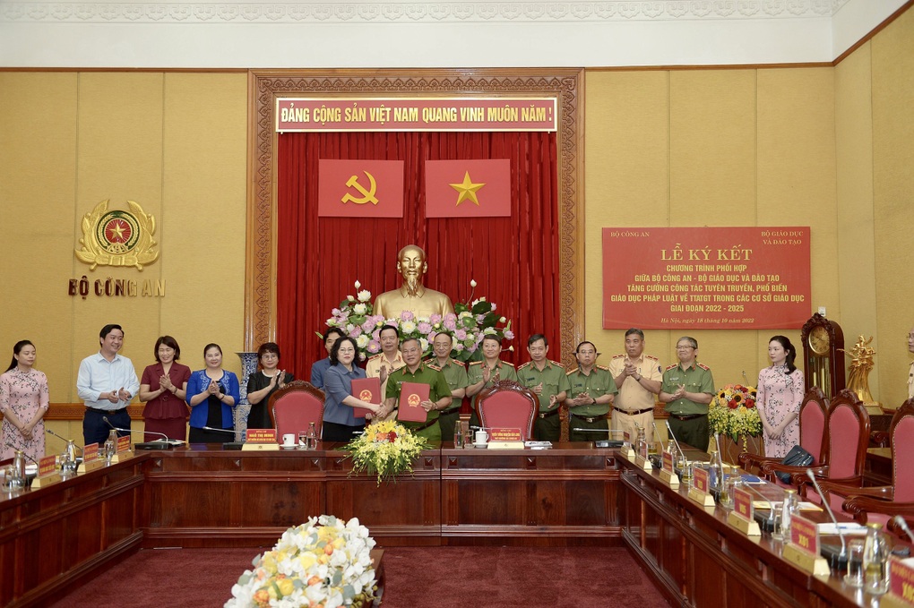 Bộ Công an - Bộ GD-ĐT xây dựng mô hình Cổng trường an toàn - 1 Bộ Công an - Bộ GD-ĐT xây dựng mô hình Cổng trường an toàn - 1