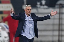 HLV Mourinho chạm mốc 100 trận thắng ở Cúp châu Âu