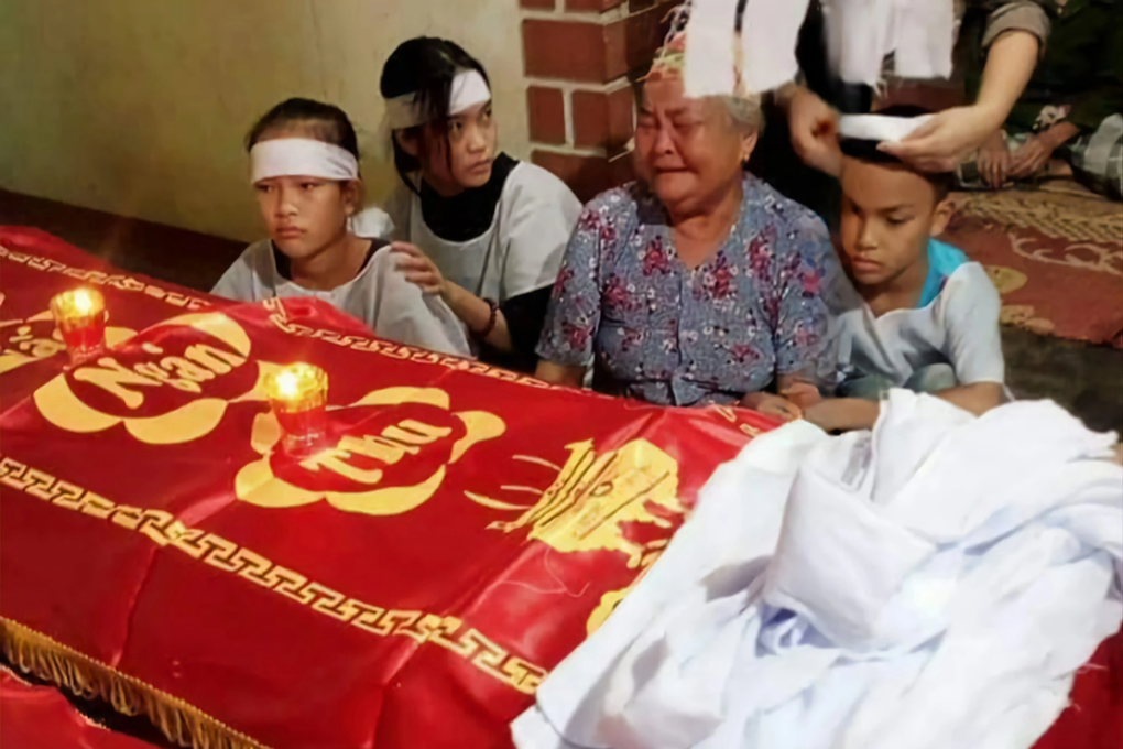 Bố mẹ bị ô tô tông chết, 3 con thơ mồ côi sống với bà hơn 80 tuổi - 4 Bố mẹ bị ô tô tông chết, 3 con thơ mồ côi sống với bà hơn 80 tuổi - 4