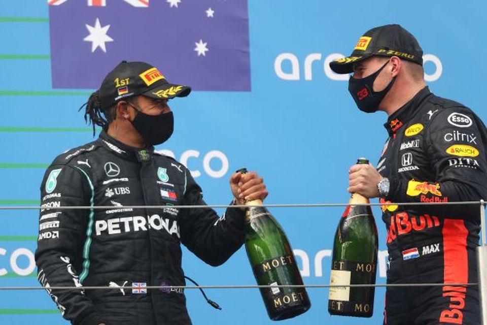 Viên ngọc đen Lewis Hamilton san bằng kỷ lục của huyền thoại Schumacher - 11 Viên ngọc đen Lewis Hamilton san bằng kỷ lục của huyền thoại Schumacher - 11