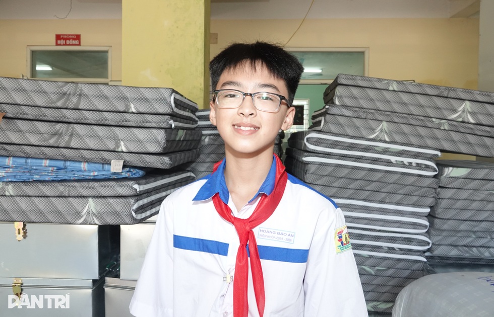 Báo Dân trí là đơn vị đầu tiên tặng quà, hỗ trợ học sinh Vị Xuyên - 6 Báo Dân trí là đơn vị đầu tiên tặng quà, hỗ trợ học sinh Vị Xuyên - 6