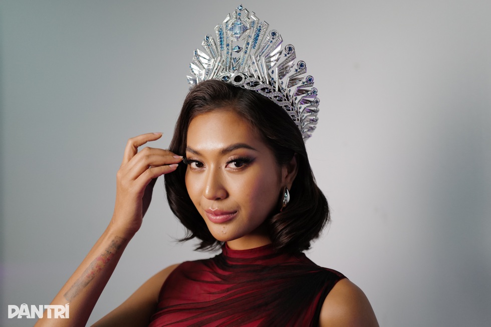 Miss Cosmo 2024: Mê rapper Pháp Kiều, nói về học vấn và hoa hậu - đại gia - 1 Miss Cosmo 2024: Mê rapper Pháp Kiều, nói về học vấn và hoa hậu - đại gia - 1