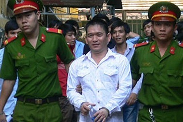 Cuồng ghen, sai đàn em cắt gân tình địch 