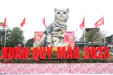 Quảng Trị tặng bằng khen cho người tạo ra linh vật mèo "gây sốt"