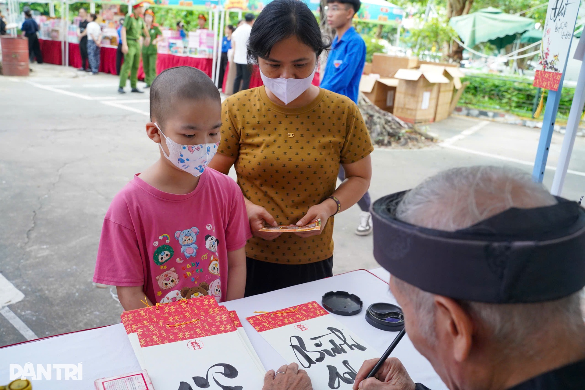 Điều ước bình an, đón nhiều Trung thu cùng gia đình của những em bé ung thư - 8 Điều ước bình an, đón nhiều Trung thu cùng gia đình của những em bé ung thư - 8