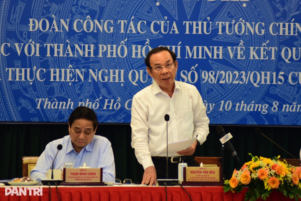 Bí thư TPHCM: Cơ chế đặc thù mà vẫn luẩn quẩn đối chiếu pháp luật hiện hành - 3 Bí thư TPHCM: Cơ chế đặc thù mà vẫn luẩn quẩn đối chiếu pháp luật hiện hành - 3