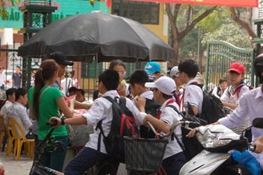 Thực phẩm bẩn vây trường học