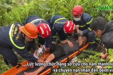 Tìm kiếm, giải cứu nam thanh niên dưới vực sâu 30m