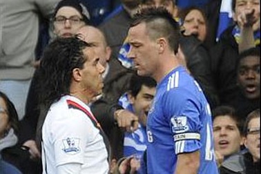 Tevez dạy đời John Terry