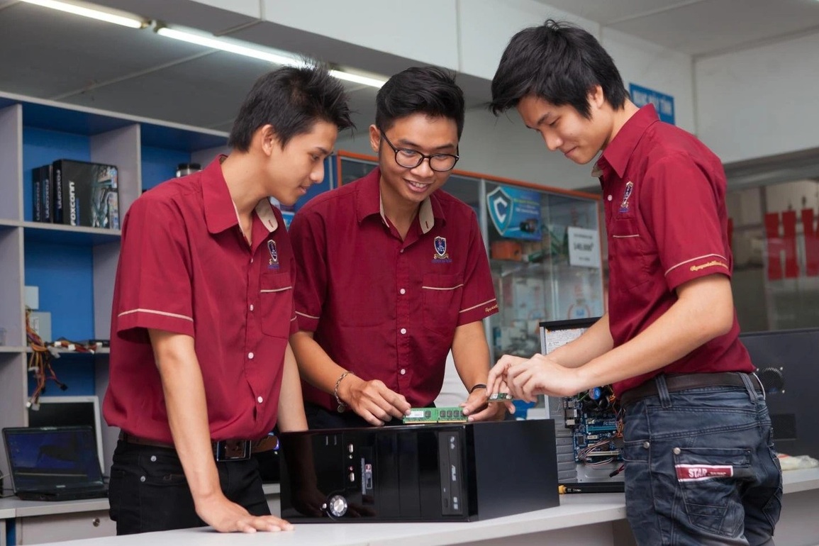 Trường nghề tận dụng nguồn lực doanh nghiệp để chuyển đổi số - 1 Trường nghề tận dụng nguồn lực doanh nghiệp để chuyển đổi số - 1