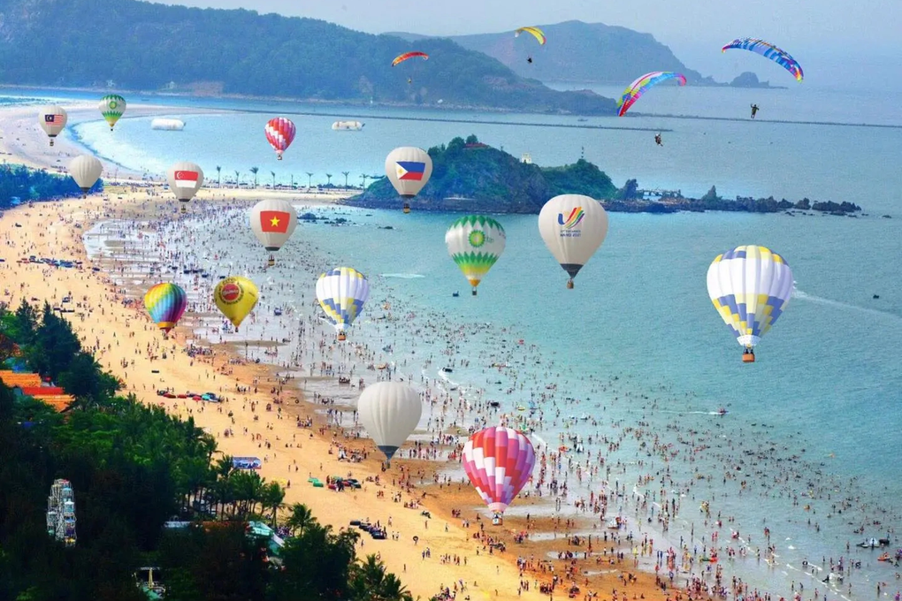 Ngày hội khinh khí cầu lần đầu tiên ở vùng biển Cửa Lò - 1 Ngày hội khinh khí cầu lần đầu tiên ở vùng biển Cửa Lò - 1
