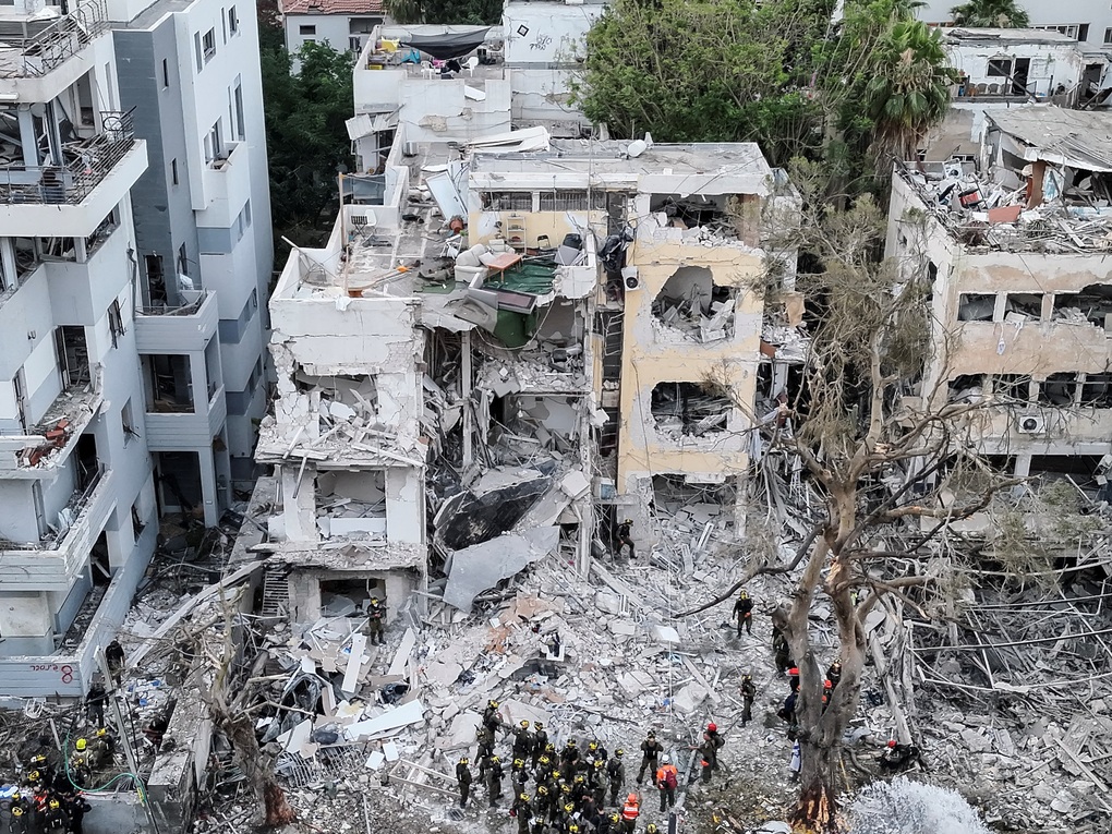 Mỹ đóng cửa đại sứ quán, ngừng hỗ trợ sơ tán công dân khỏi Israel - 1 Mỹ đóng cửa đại sứ quán, ngừng hỗ trợ sơ tán công dân khỏi Israel - 1