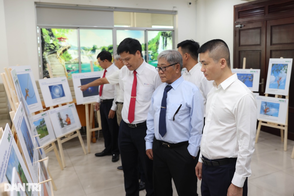 Tác phẩm về cực Nam Tổ quốc đoạt giải nhất cuộc thi ảnh 50 năm ngành điện miền Nam - 1 Tác phẩm về cực Nam Tổ quốc đoạt giải nhất cuộc thi ảnh 50 năm ngành điện miền Nam - 1