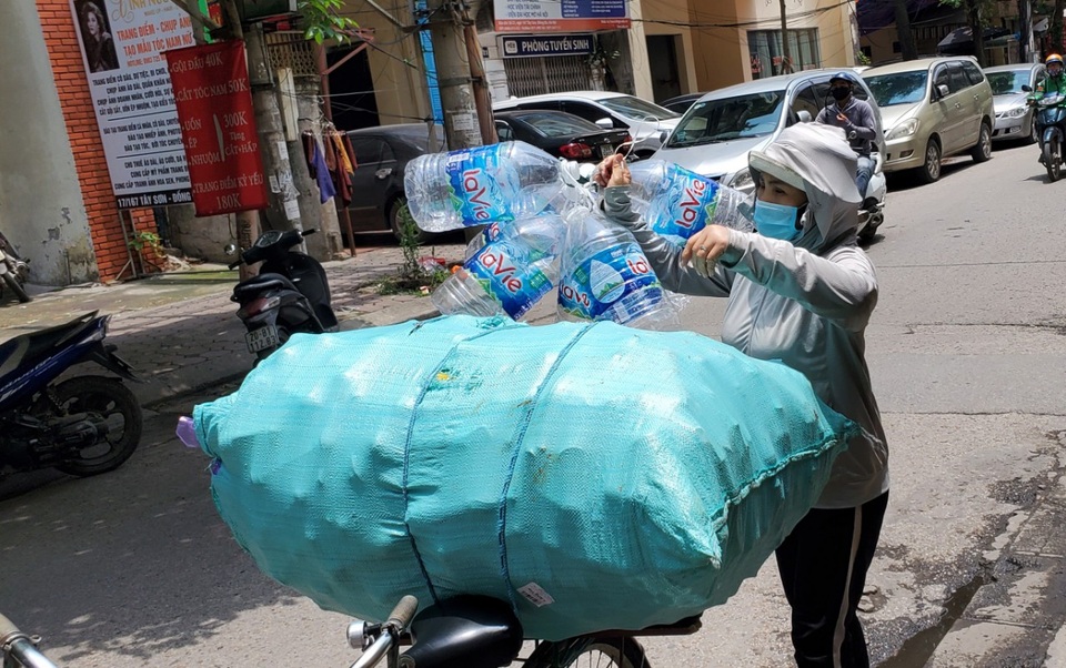 Những người làm việc không nghỉ dịp Lễ 30/4 và 1/5 - 5 Những người làm việc không nghỉ dịp Lễ 30/4 và 1/5 - 5