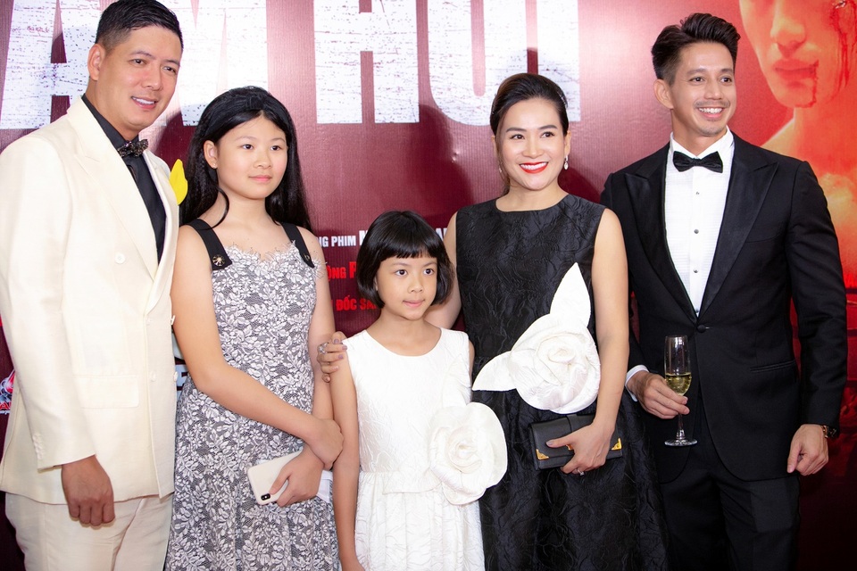 Con trai cao 1,8m của diễn viên Anh Thư ủng hộ mẹ tái xuất điện ảnh - 5 Con trai cao 1,8m của diễn viên Anh Thư ủng hộ mẹ tái xuất điện ảnh - 5