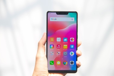 Sharp Aquos S3 - smartphone "tai thỏ" bất ngờ xuất hiện tại Việt Nam