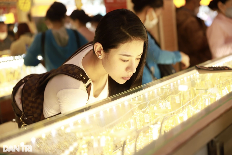 Ngày vía Thần Tài, nói chuyện giá vàng - 1