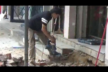 Người dân Nghệ An phá tam cấp, trả vỉa hè trước “giờ G”