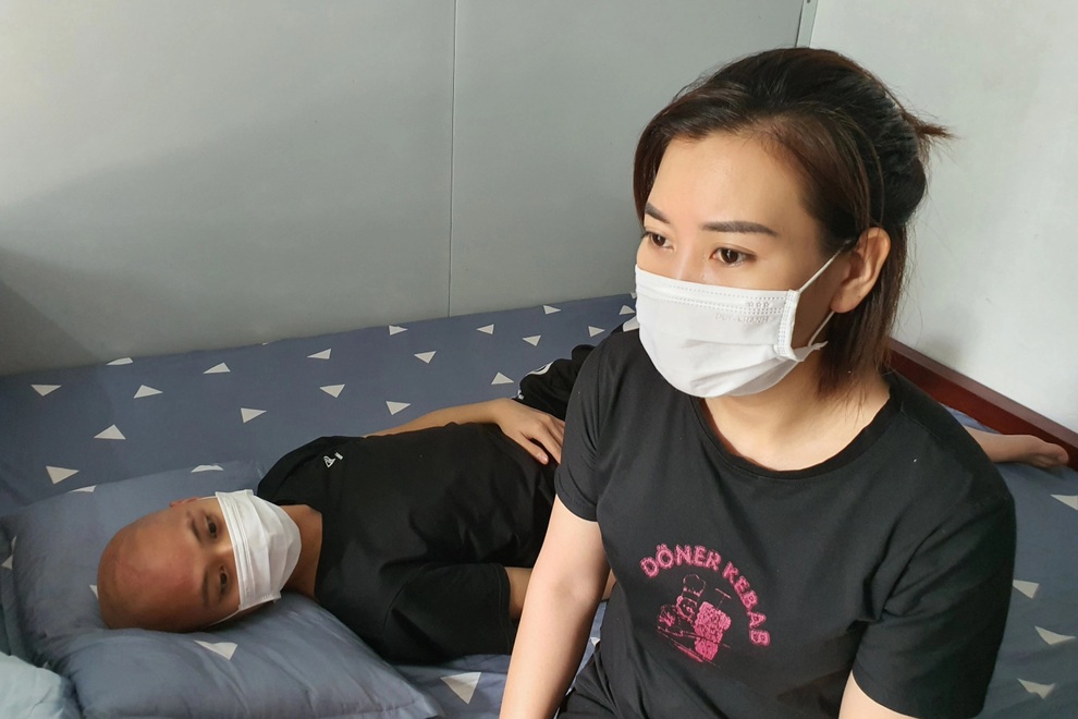 Xót xa cảnh chàng trai 15 tuổi, 3 lần phẫu thuật khẩn cầu sự giúp đỡ - 4 Xót xa cảnh chàng trai 15 tuổi, 3 lần phẫu thuật khẩn cầu sự giúp đỡ - 4