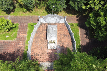 Sẽ trình Thủ tướng xếp hạng khu mộ Lê Hữu Trác là di tích quốc gia đặc biệt