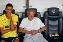 Thầy trò Mourinho chiến thắng trước trận quyết định vé dự Champions League