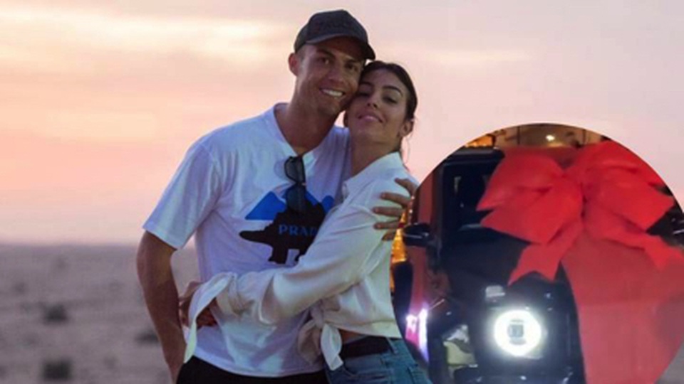 C.Ronaldo hạnh phúc khi được bạn gái chiều chuộng hết lòng - 1 C.Ronaldo hạnh phúc khi được bạn gái chiều chuộng hết lòng - 1